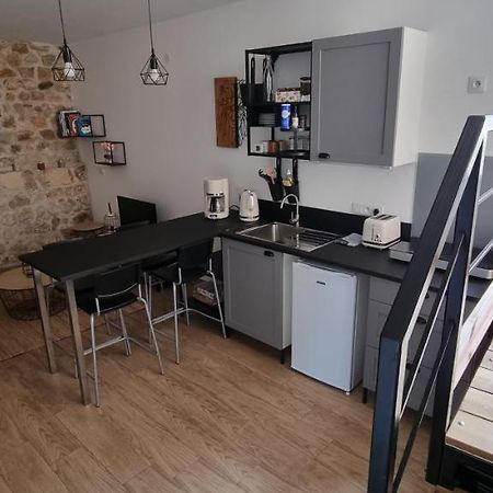 Appartement Chaleureux En Ardeche La Roche-de-Glun Екстериор снимка
