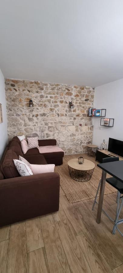 Appartement Chaleureux En Ardeche La Roche-de-Glun Екстериор снимка